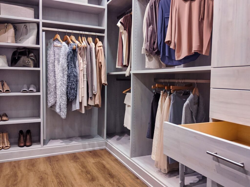 Helpful Features for Your Closet